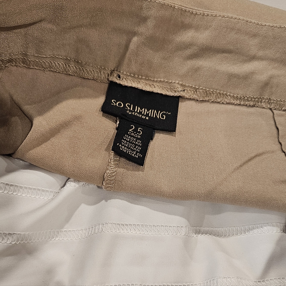 Chico Women's Beige So Slimming Stretch Crop Pants, Size 14 / Chico's 2.5 - Picture 3 of 3